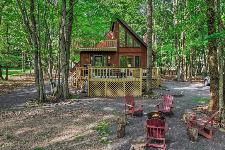 Exterior & Views 2, 7mins to Skiing, Fire Pit, Game Table Lake Access Hygge Home by Avantstay, Monroe