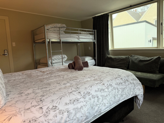 Bedroom 3, Manor on the Park Backpackers, Dunedin