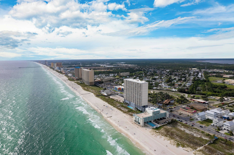 Exterior & Views 2, Fontainebleau 335 by Avantstay Beachfront Access, Bay