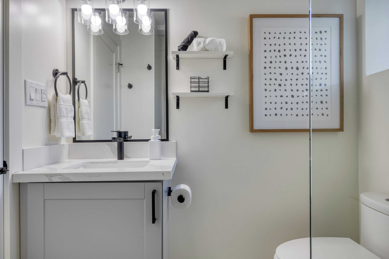 Bathroom 4, Panoramic Views, Private Pool, Patio Lounge w/ Firepit Royal Palm by Avantstay, Maricopa