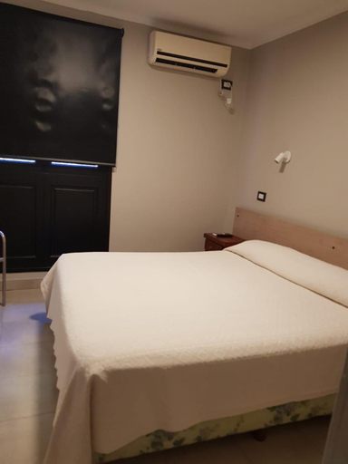 Bedroom 4, Hotel Marilian II, Capital