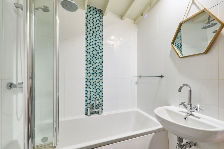 Room 4, Host Stay Old Stone Cottage, Kent