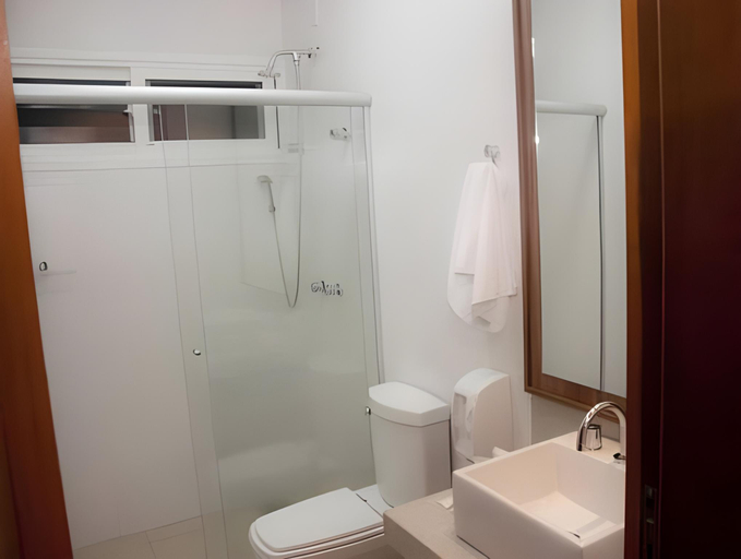 Bathroom 3, Bormon Hotel, Nova Veneza