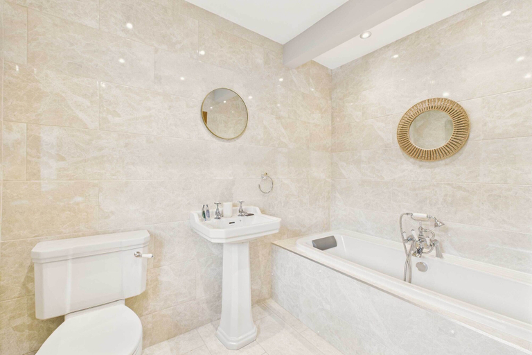 Bathroom 3, Host Stay Castle View, Durham