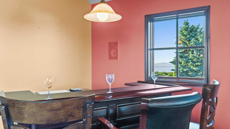Others 5, Seacliff Haven by Avantstay Waterfront Luxury, Stunning Views, Hot Tub & Game Room, Island