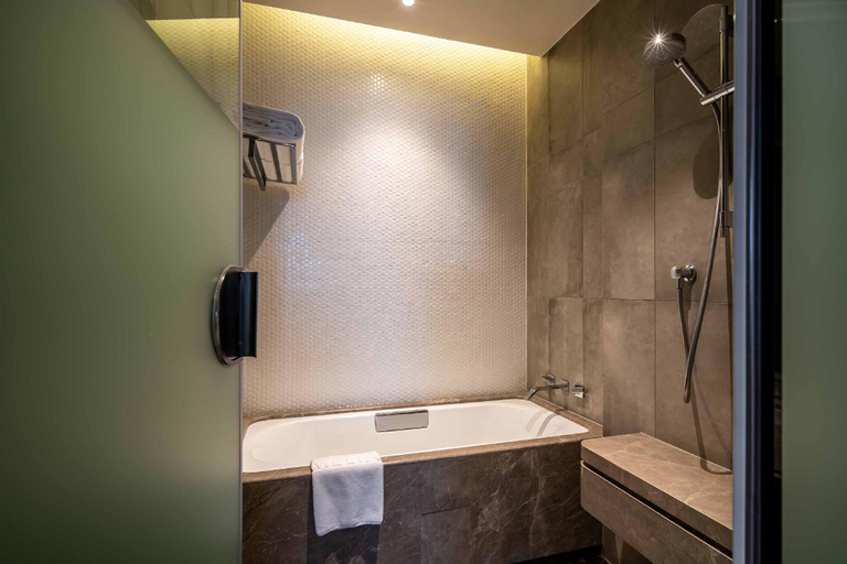 Bathroom 4, Melia Shanghai Parkside, Shanghai