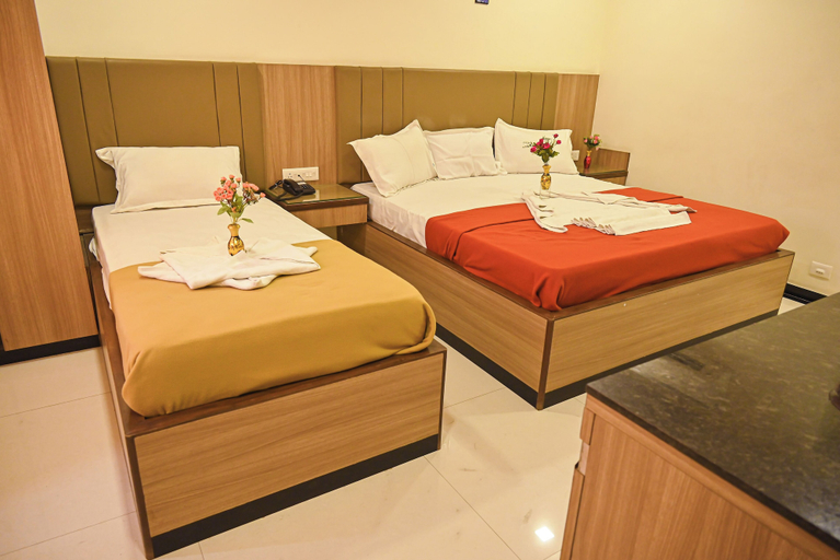 Bedroom 3, Pritam Park Hotel, Jalgaon