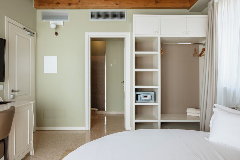 Bedroom 2, Le Greghe Resort, Verona