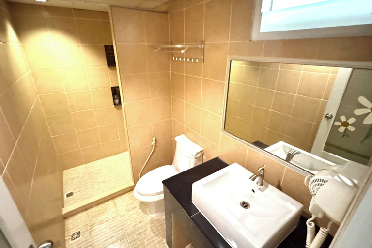 Bathroom 3, L'Hotel Bangkok, Prawet