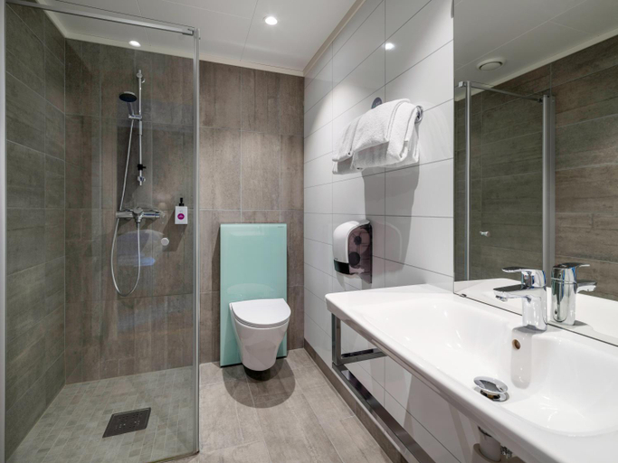 Bathroom 5, Comfort Hotel Finnsnes, Lenvik