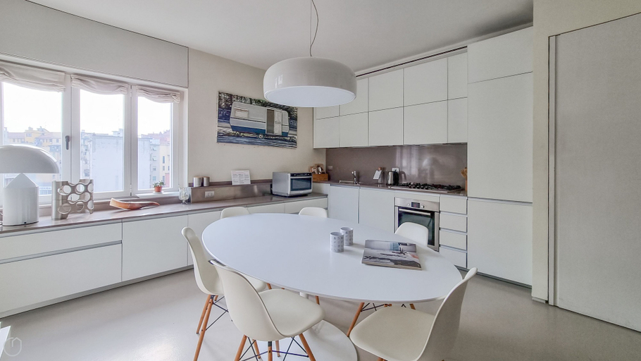 Others 5, Italianway - Venini 16, Milano