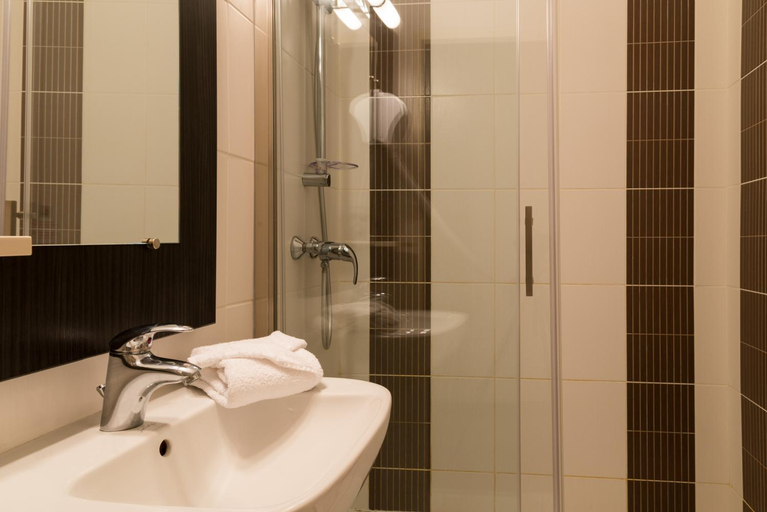 Bathroom 4, Hotel Le Seize, Alpes-Maritimes