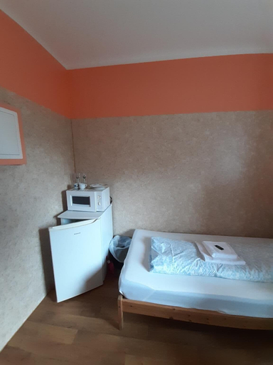 Bedroom 4, 2-Rent Group Hostel Rooms&Apartments TUB19A, München