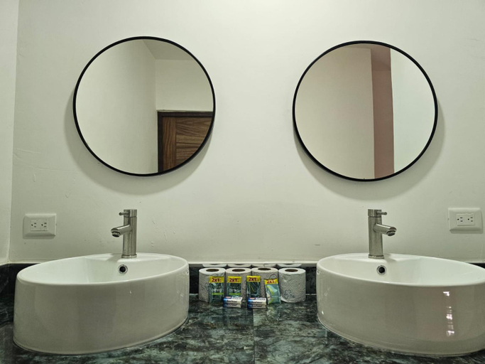 Bathroom 4, HOTEL PLAZA, La Paz