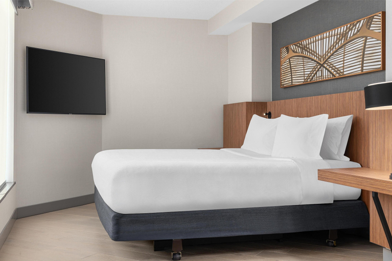 Bedroom 4, Hilton Garden Inn Toronto Airport, Peel