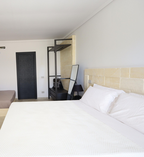 Bedroom, Cala Coralli, Syracuse