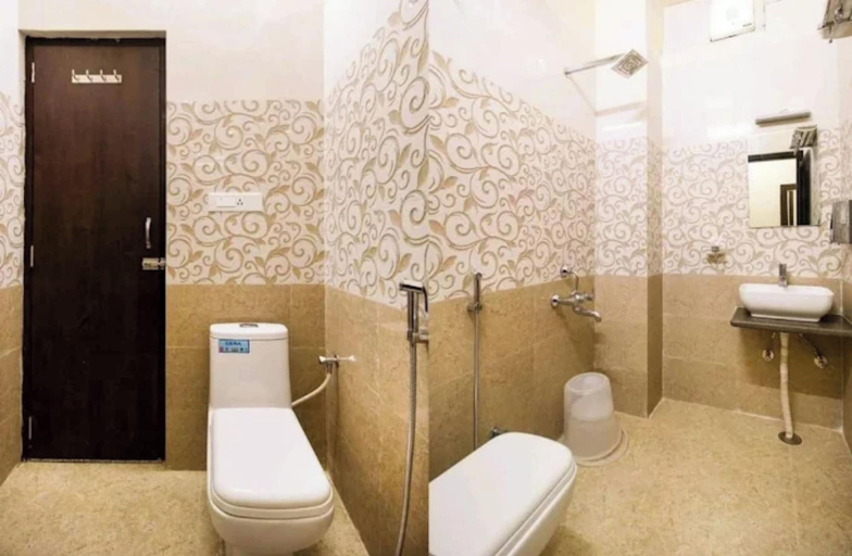 Bathroom 4, Hotel Paradise Inn, Udaipur