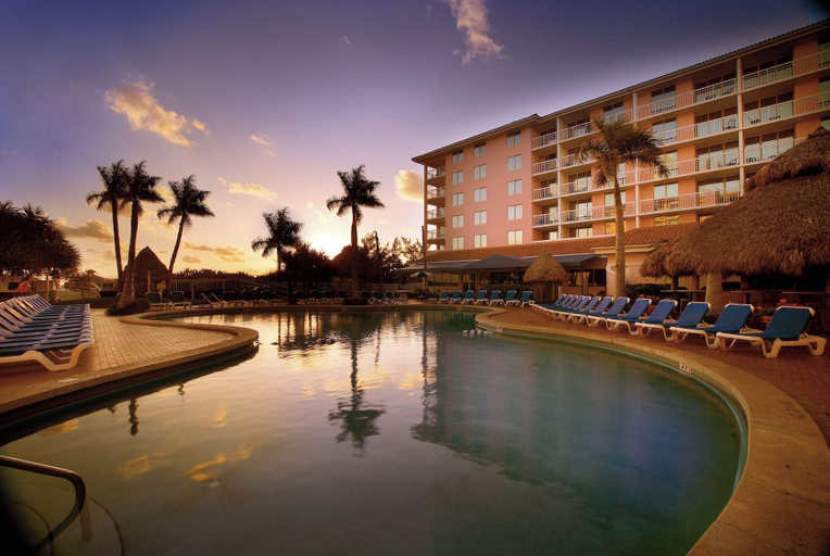 Sport & Beauty 2, Palm Beach Shores Resort and Vacation Villas, Palm Beach