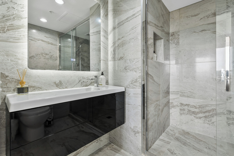 Bathroom, Modern 1BR w Pool/Gym Steps to Beach: Zodiak Stays, Waitakere