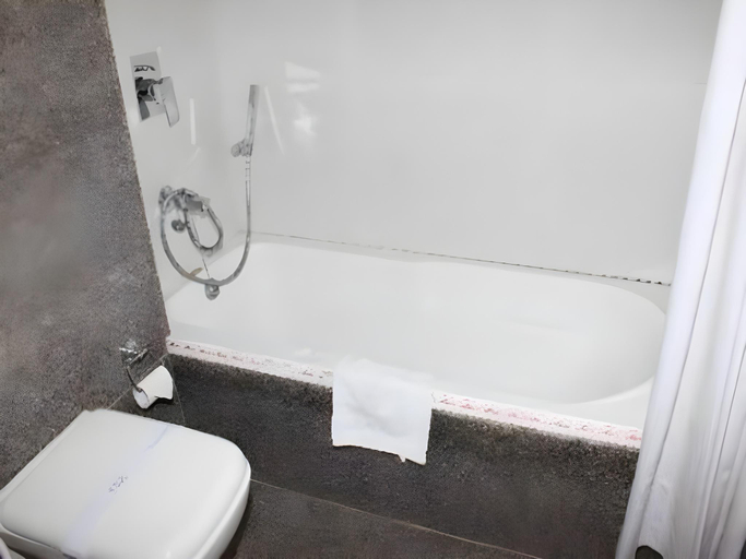Bathroom 4, Hotel Vaibhav, Varanasi