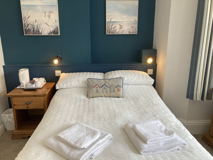 Bedroom 4, Summer Breeze Guest House, Cornwall