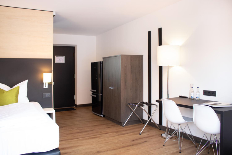 Bedroom 3, KF Hotel by WMM Hotels, Kaufbeuren