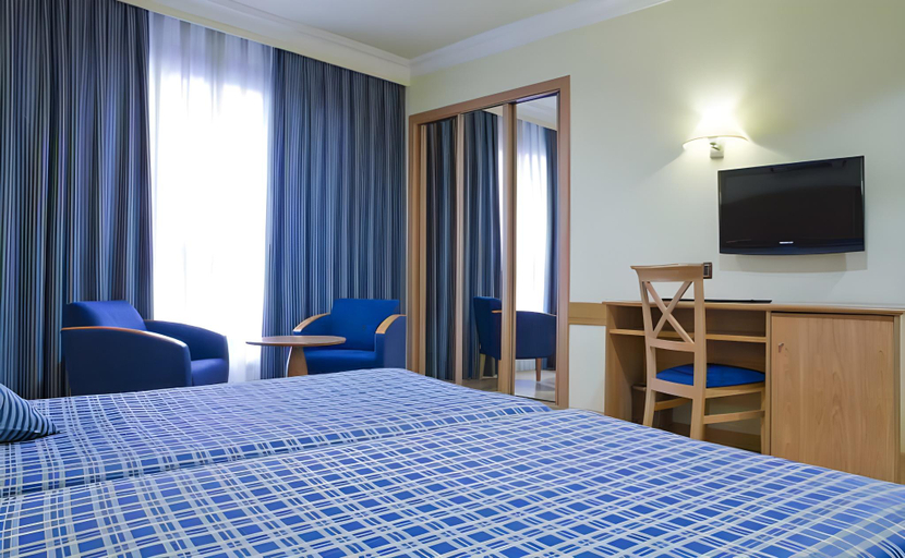 Bedroom 2, Hotel II Castillas, Madrid