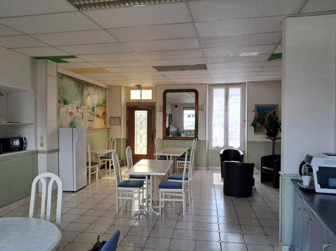 Others 5, hotel de la gare, Seine-et-Marne