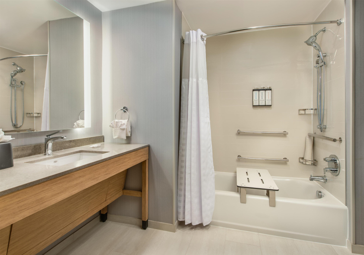 Bathroom, Hyatt Place - Ocean City Oceanfront, Worcester