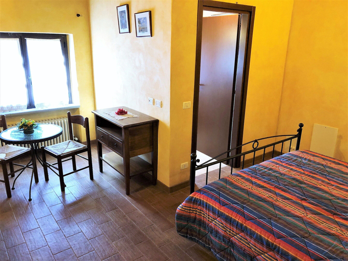 Room 5, Farmhouse in Apecchio With Pool & Spa, Pesaro E Urbino