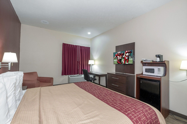 Bedroom 3, Rodeway Inn, Rankin