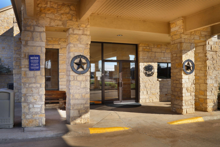 Public Area 2, Days Inn & Suites by Wyndham Llano, Llano