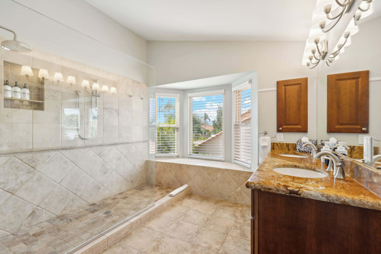 Bathroom 4, 5BDR with Pool and Scenic Golf Views!, Maricopa