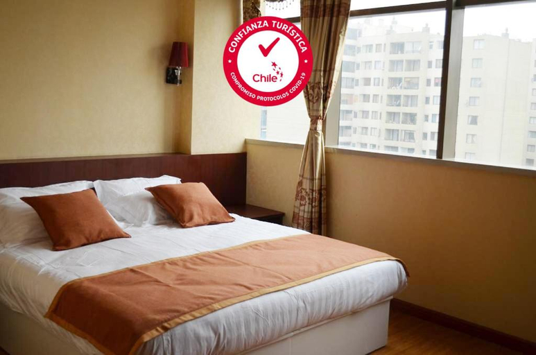 Others 5, Hotel 198, Santiago