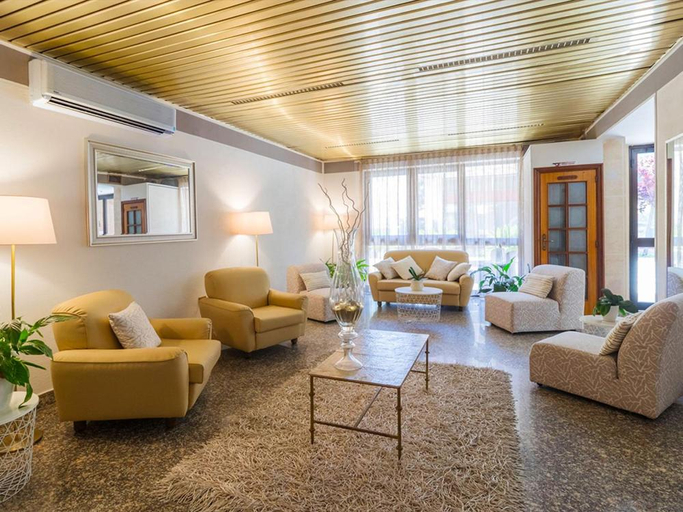 Others 5, Hotel Corallo, Teramo