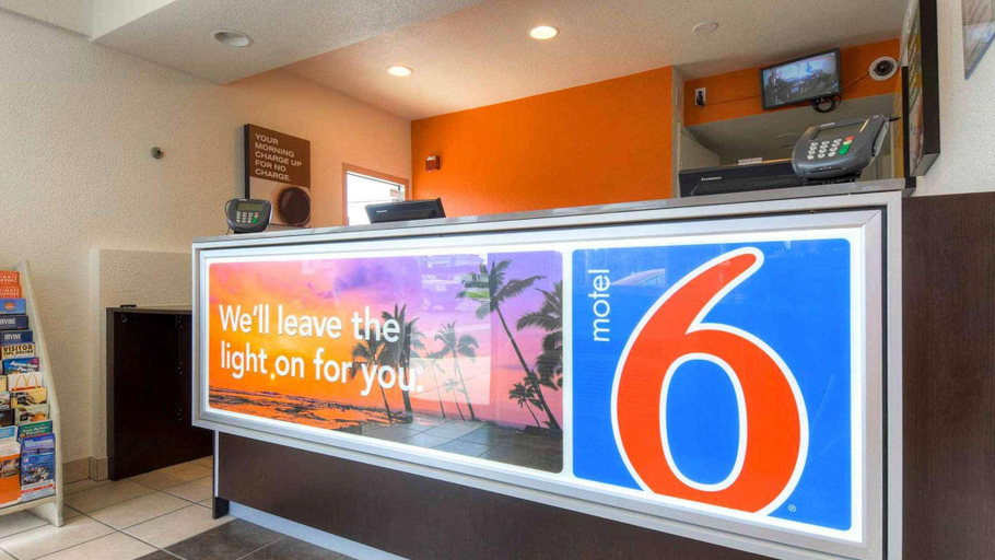 Public Area 2, Motel 6 Costa Mesa, CA, Orange