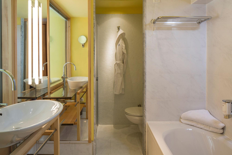 Bathroom 5, ファルケンシュタイナー ホテル アドリアーナ l アダルツオンリー, Zadar