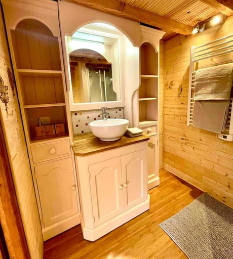 Bathroom 3, Domaine de Faye, Nièvre