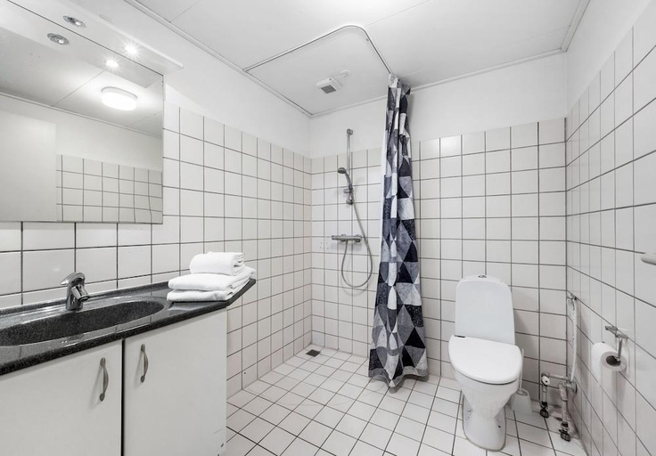 Bathroom 4, Hotel Søparken, Jammerbugt