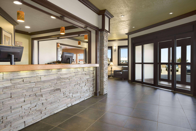 Public Area 2, Days Inn by Wyndham High Level, Division No. 17