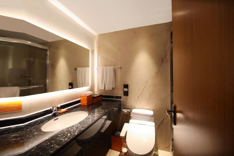 Bathroom, Xiamen Lakeside Hotel, Xiamen