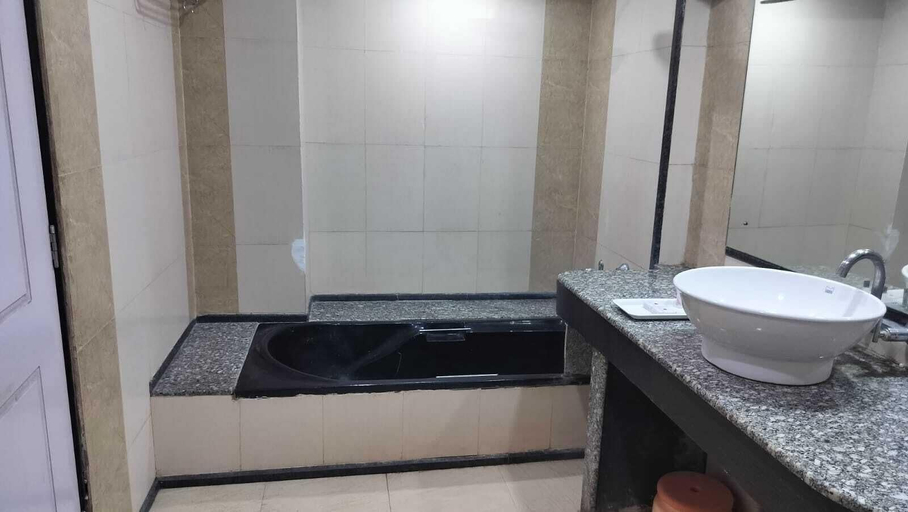 Bathroom 3, Sun City Resort, North Goa