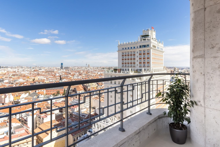 Room 4, Valier - 2 Bedrooms and Pool in Centro, Madrid