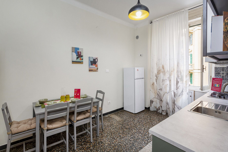 Room 4, Happy Family Apartment by Wonderful Italy, Genova