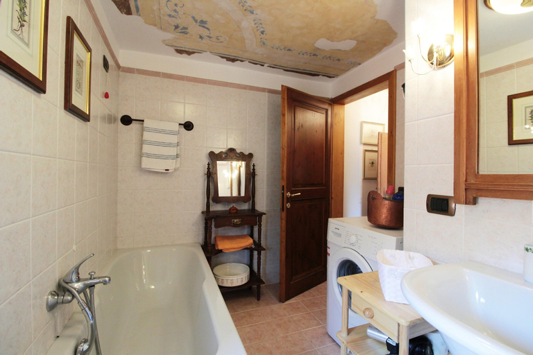 Bathroom 4, Retreat in the Dolomites, Belluno