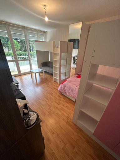 Bedroom 5, Chambre Quattro avec Balcon CASTRES, Tarn