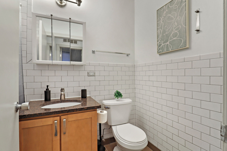 Bathroom, Ideal 4BR Unit - Maryland 2, Cook