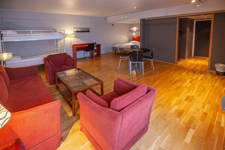 Others 5, F2 Hotel, Harstad