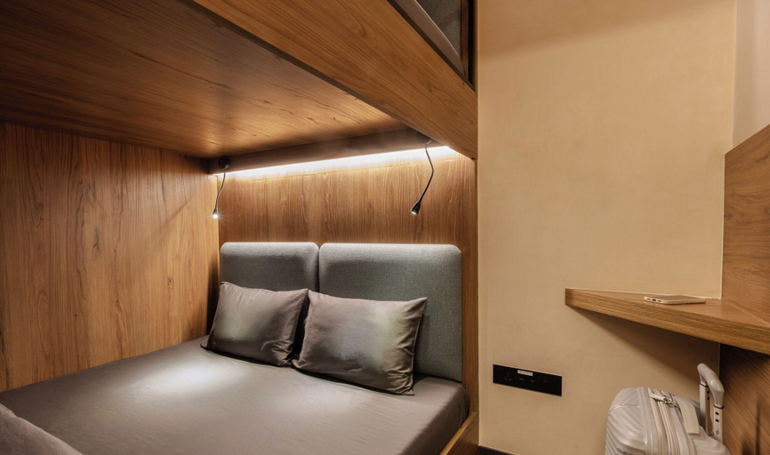 Bedroom 2, Sleepover - Lima Airport, the only in-terminal sleep pods, Callao
