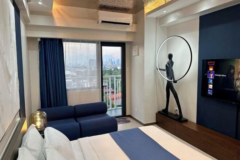Bedroom 2, Deluxe Executive End Unit in Downtown Makati, Makati City